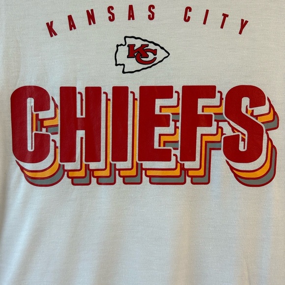Kansas City Chiefs NWOT  Graphic T-Shirt - Picture 4 of 5